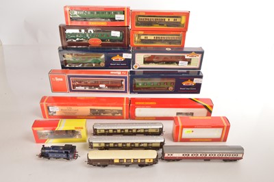 Lot 234 - Hornby Bachmann Lima steam Locomotives and coaches 00 gauge (17)