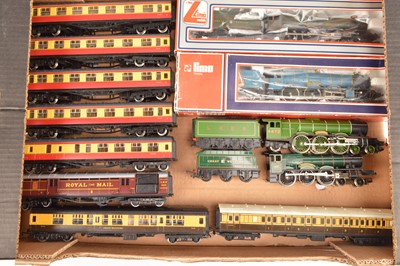 Lot 249 - Lima Hornby Steam locomotives and coaches (12)