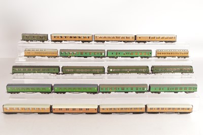 Lot 258 - Hornby Lima  00 gauge DMUs and coaches  (20)
