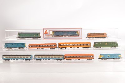 Lot 259 - Lima Hornby Marklin and other 00 and H0 gauge Diesel locomotives and coaches (11)