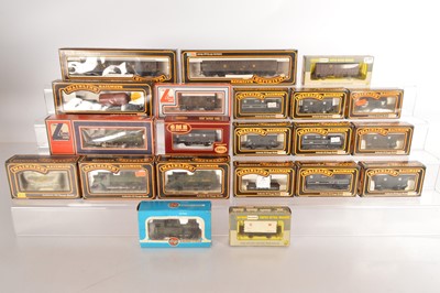 Lot 264 - Mainline Lima Airfix 00 gauge Locomotives and wagons  in original boxes (21)