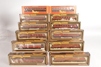 Lot 268 - Mainline Hornby 00 gauge maroon coaches in original boxes (12)