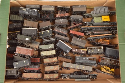 Lot 287 - Hornby Bachmann and other 00/H0 gauge  wagons (59)