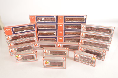 Lot 304 - Lima  00 gauge Coaches and Vans in maroon liveries  in original boxes (22)