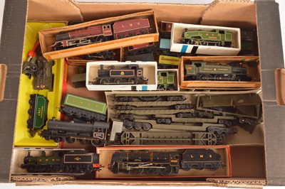 Lot 311 - Assorted 00 gauge Steam locomotives and wagons many of which have been repainted (26)