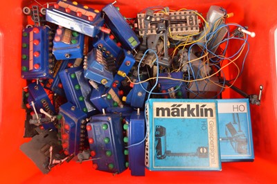 Lot 326 - Marklin HO Gauge boxed and unboxed electric Signals Yard Lamps uncoupling ramps with signals and other items (47)