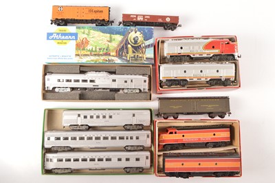 Lot 342 - Athern HO Gauge boxed 2176 Santa Fe Budd Railcar and three unboxed Coaches and Southern Pacific and Santa FE EMD F7 A and B Units and other Rolling stock (11)