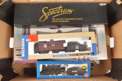 Lot 344 - American outline H0 scale Rolling stock with Monorail H0 set (8)
