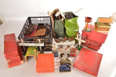Lot 378 - Hornby 0 Gauge Pre-and Post war accessories (Qty)