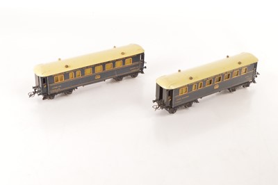Lot 390 - Hornby 0 Gauge Pair of Wagon-Lits Grand European Express coaches (2)