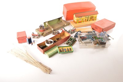 Lot 402 - Hornby 0 Gauge Pre and post war Railway Accessories (Qty)