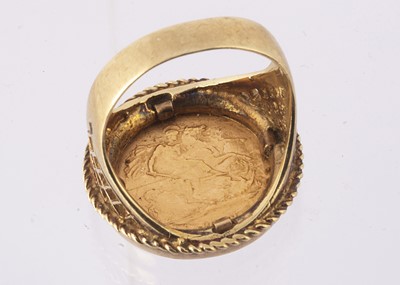 Lot 64 - A 9ct gold coin ring mount