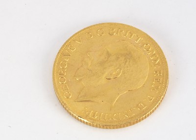 Lot 68 - A George V full gold sovereign