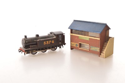 Lot 460 - Bassett Lowke /Hugar or similar 0 Gauge Locomotive and Accessory (2)