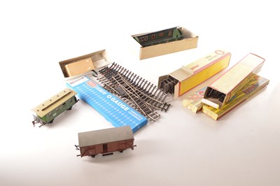 Lot 494 - Peco/ Rivarossi and other Commercial manufacturers 0 Gauge mixed group of Kit and RTR items (15)
