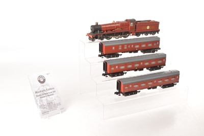 Lot 505 - Lionel modern issue 0 Gauge Hogwarts Express Passenger set