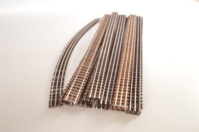 Lot 529 - Gargraves 0 Gauge 3 Rail Wooden Sleepered Track