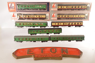 Lot 530 - Lima 0 gauge Mark 1 coaches with a replica nameplate (10)