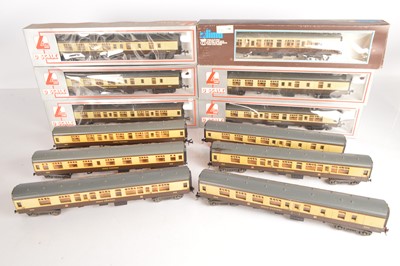 Lot 536 - Lima 0 gauge Mark 1 coaches in Great Western chocolate/cream (12)