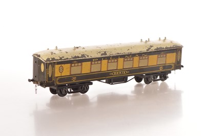 Lot 552 - Stronlite (Japan) 0 Gauge Scarce Tinprinted bogie Pullman coach 'Doris'