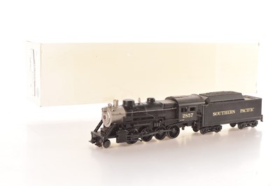 Lot 574 - Rail King MTH Modern issue 0 Gauge Southern Pacific black 2-8-0 Loco & Tender 