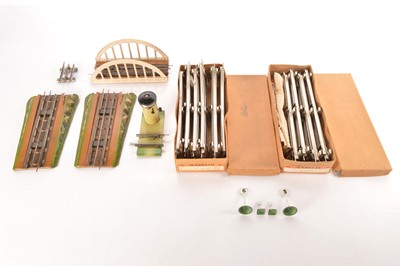 Lot 576 - Marklin 0 Gauge railway accessories (9)