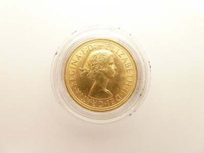 Lot 82 - IMPORTANT ANNOUNCEMENT: PLEASE NOTE THIS IS NOT A PROOF COIN - A Royal Mint Elizabeth II gold proof full sovereign
