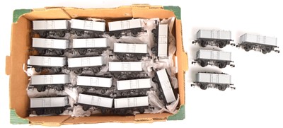 Lot 595 - Lima 0 Gauge plastic bodied coal wagons (21)