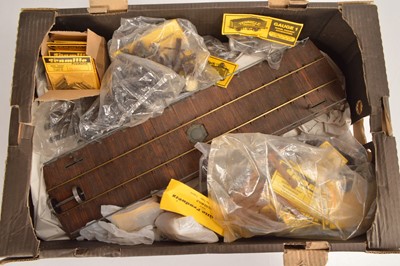 Lot 617 - Gauge 1 Turntable with Tenmille Products accessories (qty) 
