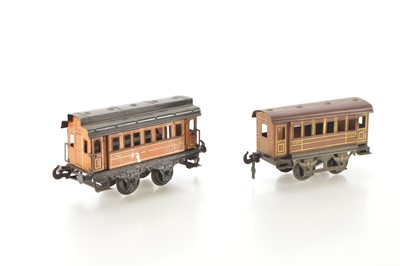 Lot 640 - Carette Gauge 1 pair of GNR 4-wheel Passenger coaches (2)