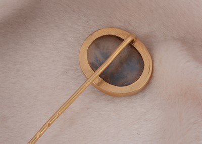 Lot 11 - A 19th Century moss agate gold mounted stick pin