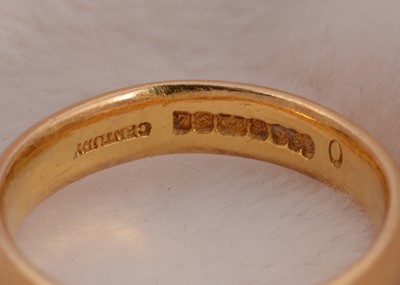 Lot 37 - A 22ct gold D shaped wedding band