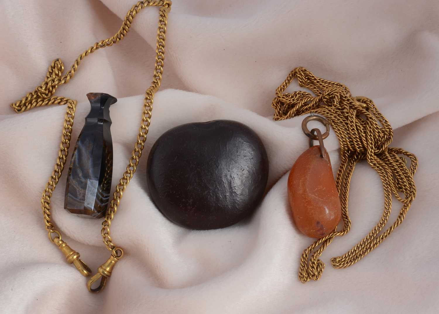 Lot 43 - A 19th Century agate desk seal