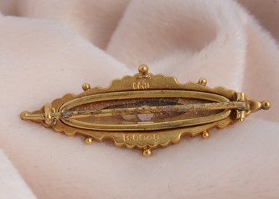 Lot 44 - An Edwardian 9ct gold Chester seed pearl bar brooch