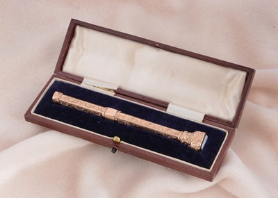 Lot 66 - A 9ct gold propelling pencil