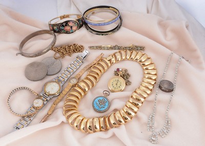 Lot 68 - A small collection of silver, paste set