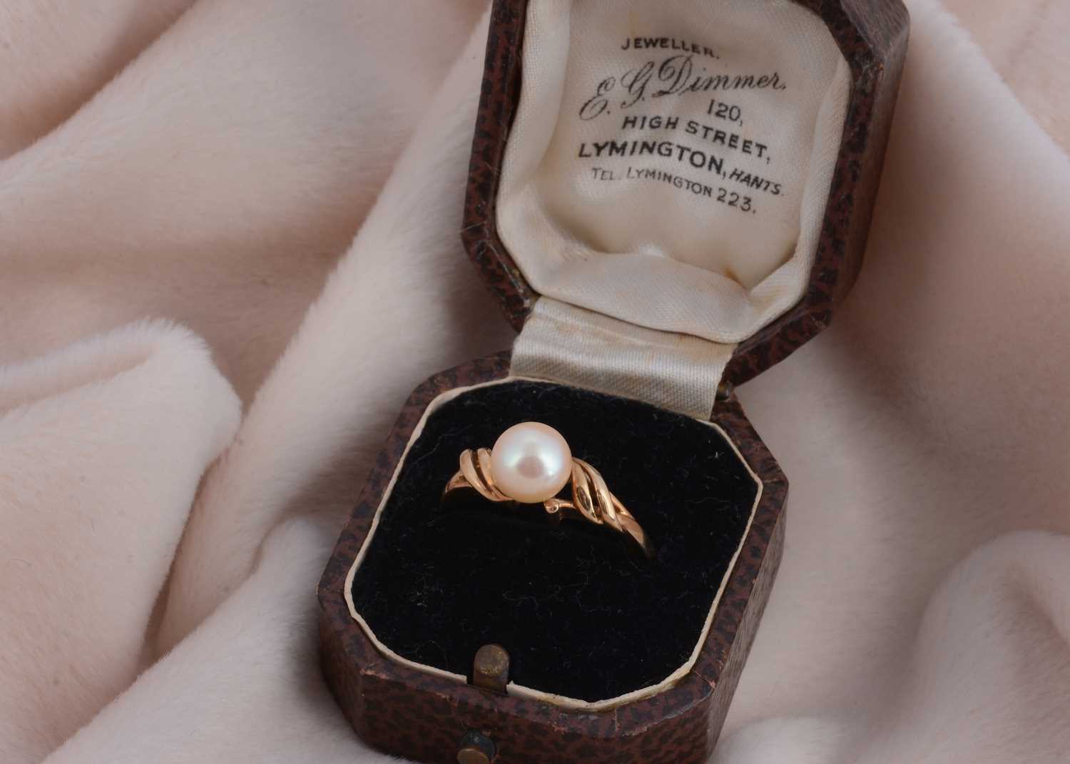 Lot 88 - A 9ct gold pearl dress ring