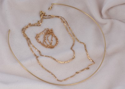 Lot 117 - Two 9ct gold chains