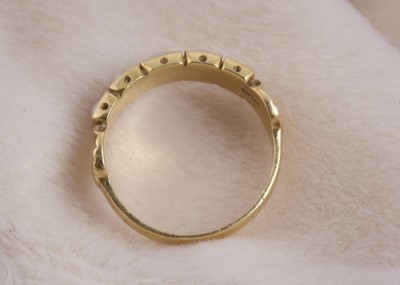 Lot 128 - A Victorian 18ct gold five pearl dress ring