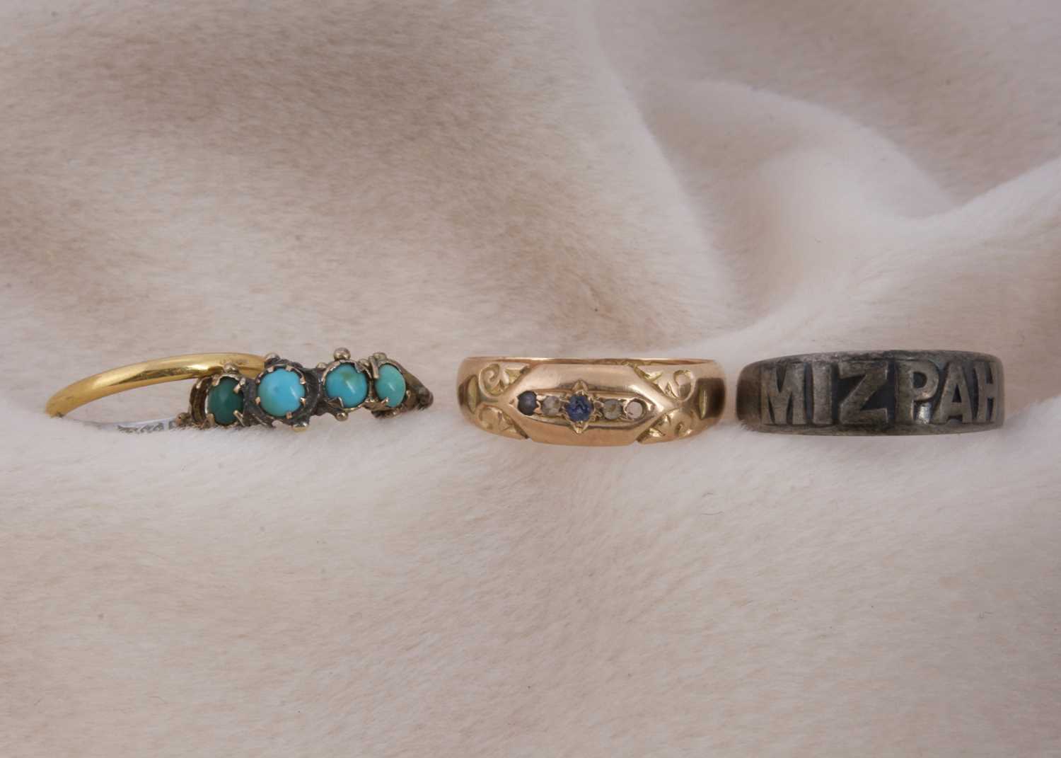 Lot 139 - Four dress rings