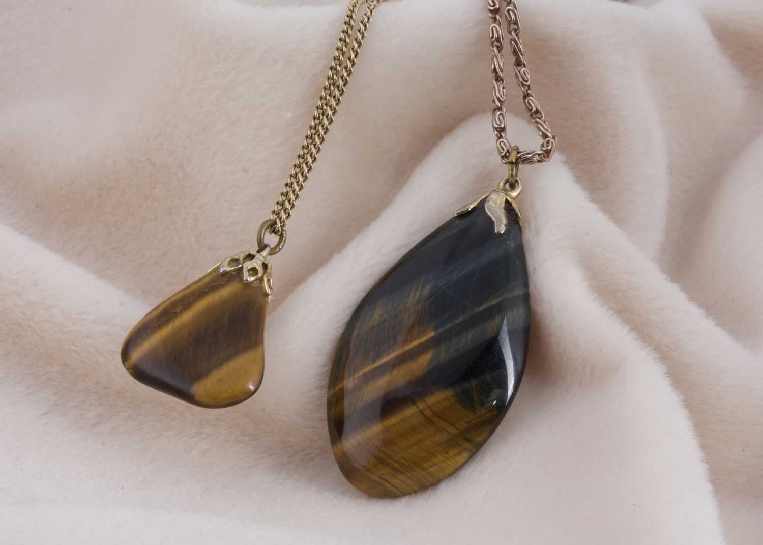 Lot 147 - A 9ct gold curb link necklace