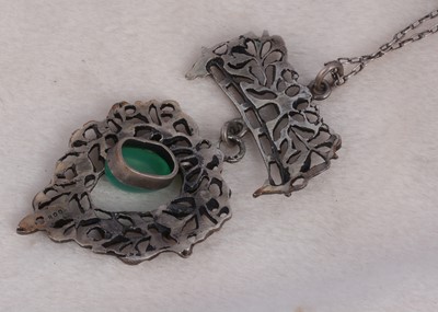 Lot 180 - A continental 800 marked silver chalcedony set pendant and chain