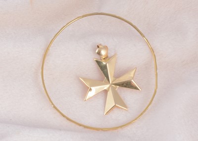 Lot 212 - An 18ct gold continental bangle