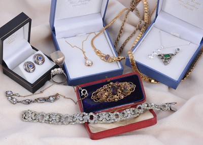 Lot 224 - A small quantity of costume jewellery
