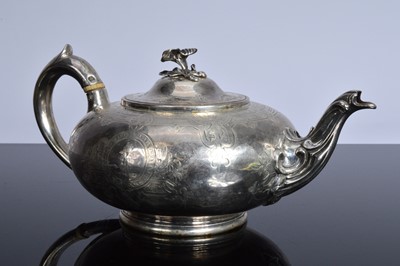 Lot 238 - A Victorian silver teapot by Daniel & Charles Houle