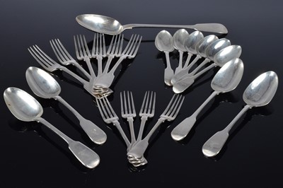 Lot 271 - A part George IV silver canteen of cutlery by William Chawner