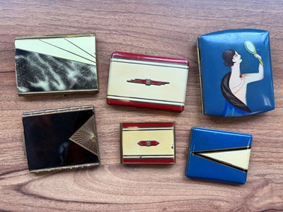 Lot 281 - A collection of unmarked gilt metal Art Deco compacts