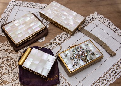 Lot 285 - A 1930s continental mother of pearl gilt metal vanity