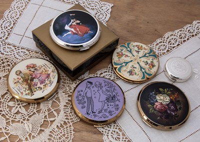 Lot 286 - Stratton circular compacts