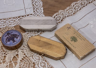 Lot 293 - Art Deco Houbigant compacts